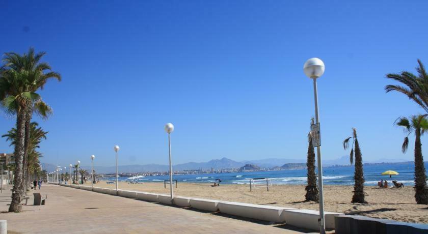 Alojamiento El Altet Playa Exterior photo